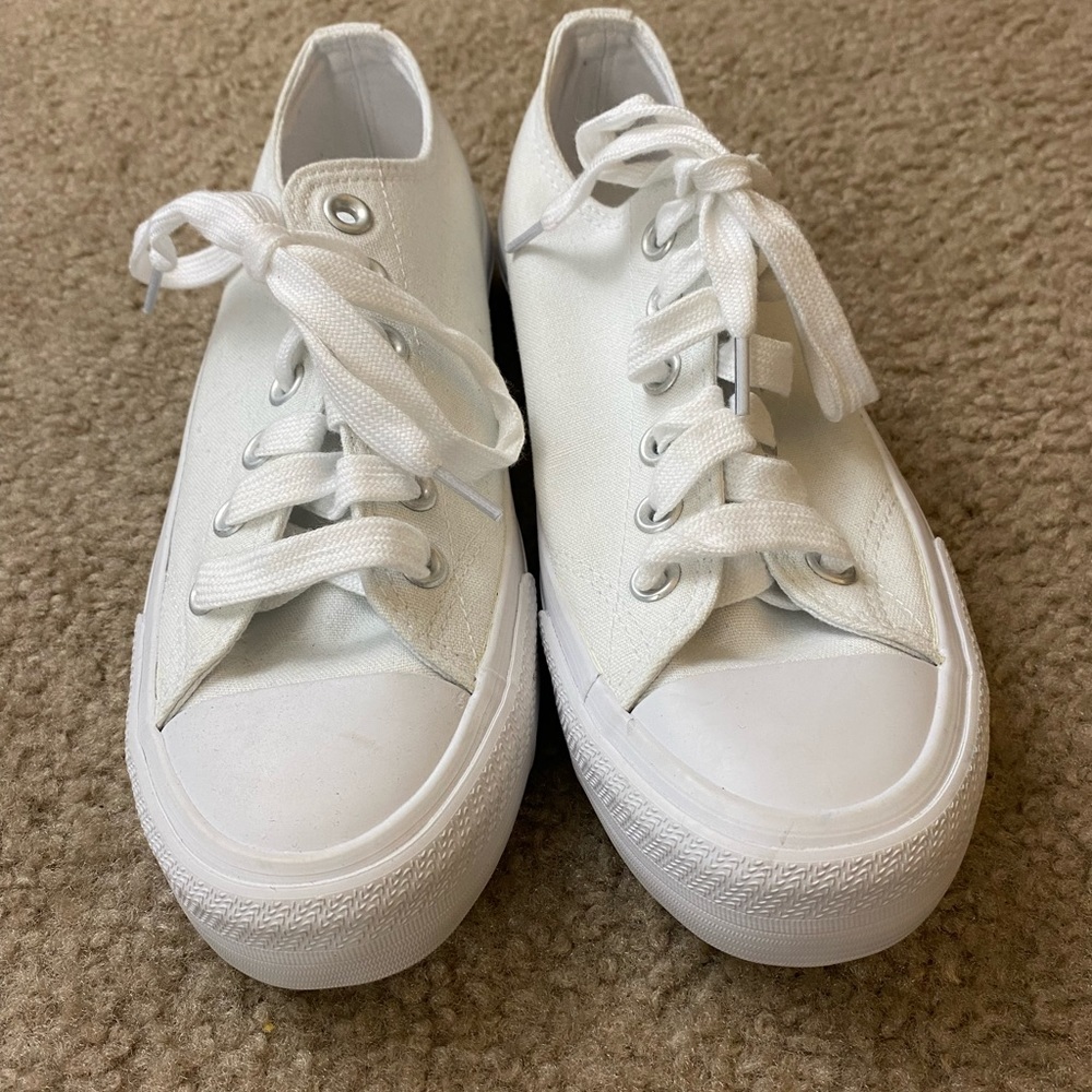 No Bo shoes.